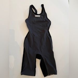 Arena Competition Powerskin Fina
AR220303 OpenBack Swim Racing Suit Tech suit 26